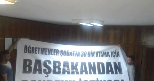 Şubatçılar Başbakan'dan Randevu Almak İçin Eyleme