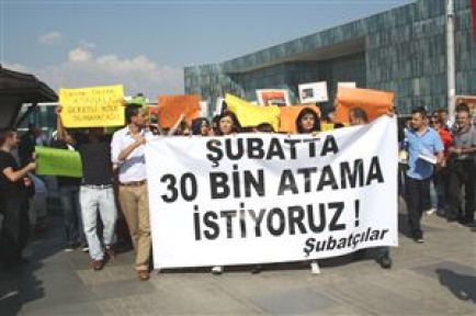 Şubatçılar Bursa Grubu Şubat'ta 30 bin öğretmen ataması için eylem yaptı