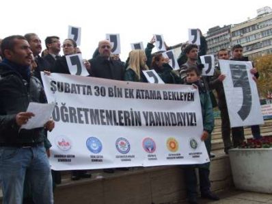 ﻿Şubatçılar eylemlerine virgül koydu