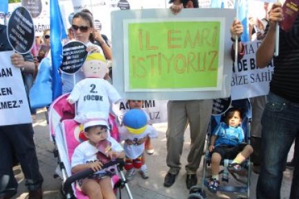 Türk Eğitim-Sen eş, sağlık ve öğrenim özrü mağdurları için eylem yaptı
