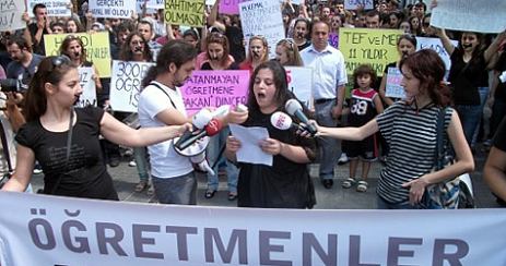 23 MAYIS’TA ÜCRETLİ ÖĞRETMENLERİMİZİ GREVE ÇAĞIRIYORUZ