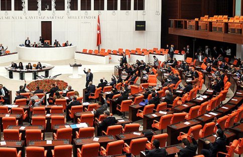 Yeniden Öğretmen Atamasının Yapılıp Yapılmayacağı Meclise Taşındı