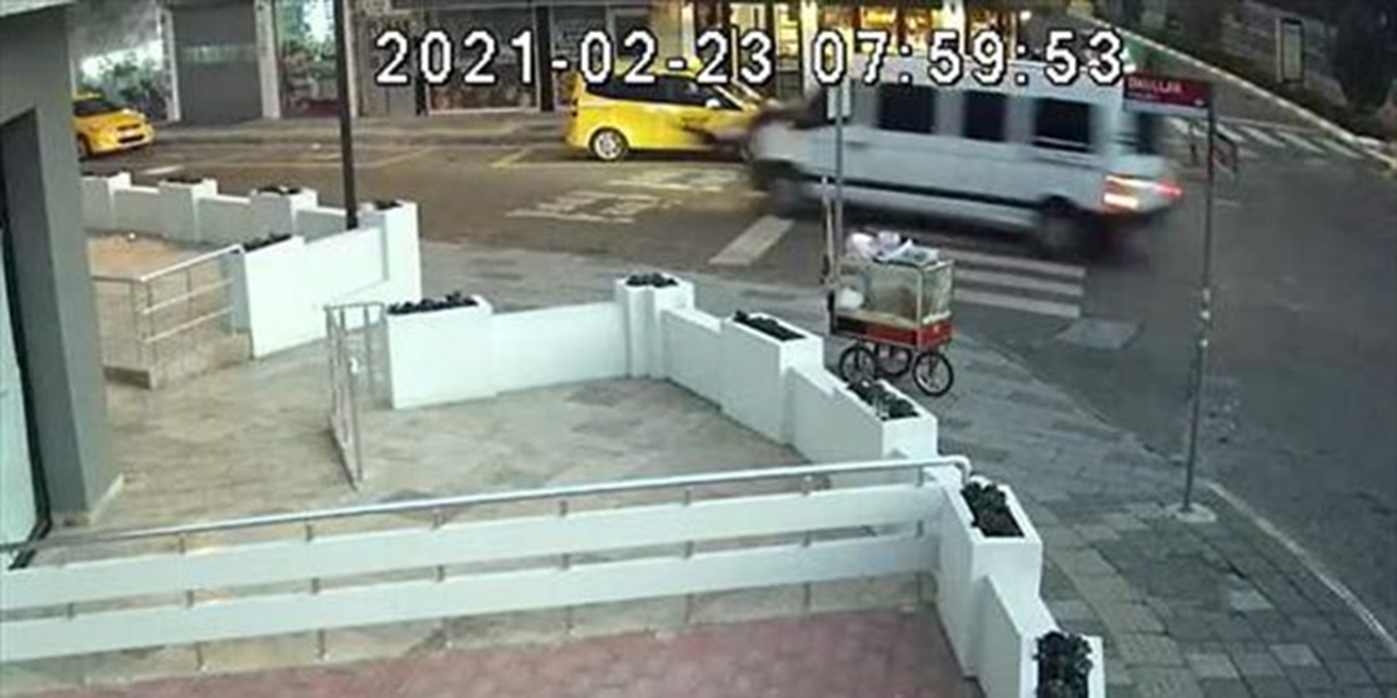 Trafik Canavarı, Anaokulu Öğretmenine Çarptı