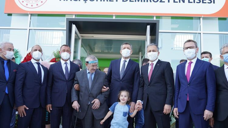 İstanbul'da O İlçe İlk Kez Fen Lisesine Kavuştu Açılışı Bakan Yaptı