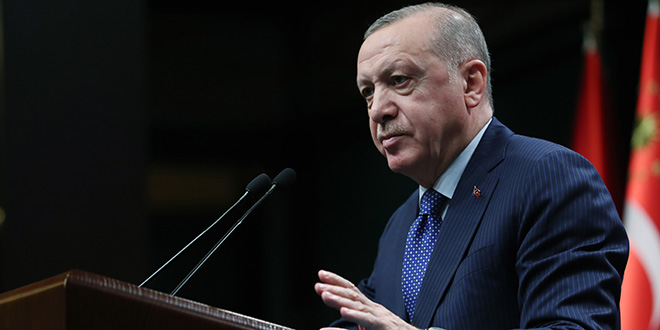 "Siyasetteki varlık gayemiz birilerini makam mevki sahibi yapmak değildir"