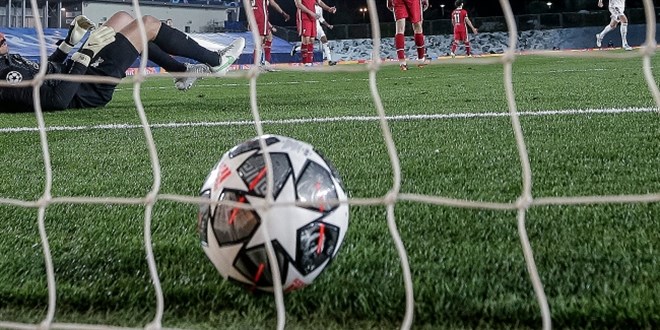UEFA o kuralı kaldırdı...