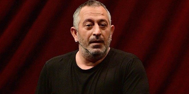 Cem Yılmaz'dan aşı karşıtlarına 'Viagra'lı yanıt