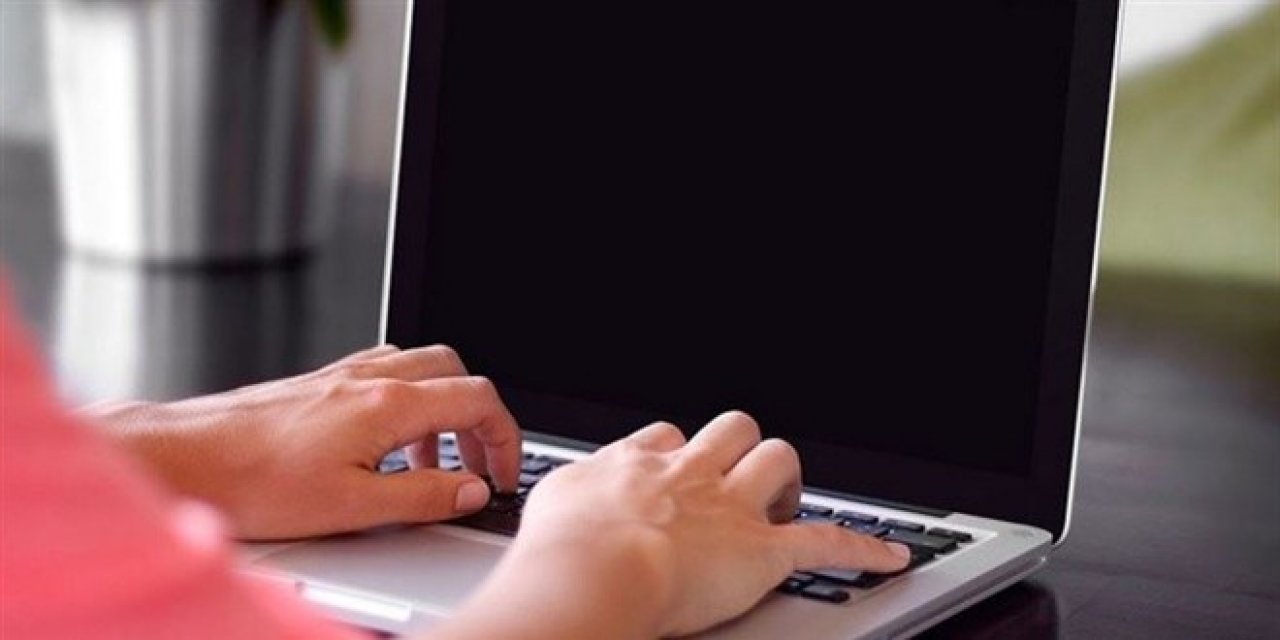 Üniversitelerde Online Eğitime Dönüyor  MEB'in gündeminde ise online eğitim yok