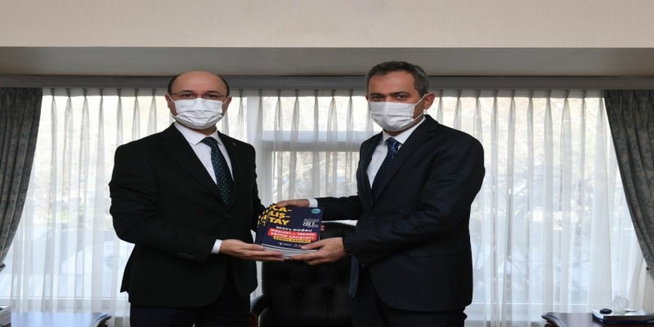 Bakan Mahmut Özer'e Öğretmenlik  Meslek Kanununda ki eksiklikler iletildi.