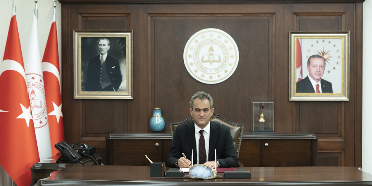Bakan Özer: Kız çocuklarının okullaşma sorunu kökünden çözüldü