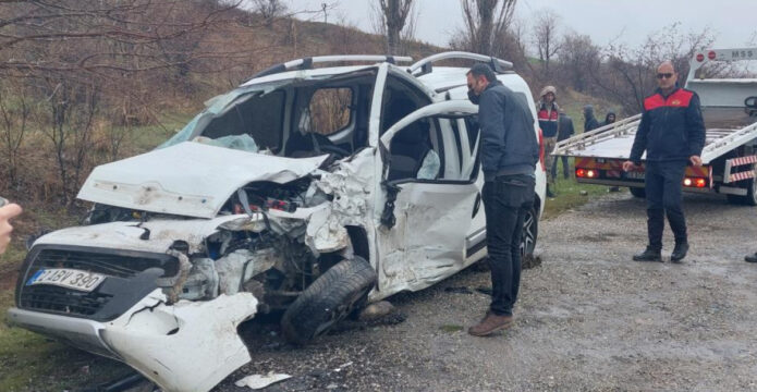 Öğretmen servisi kaza yaptı!