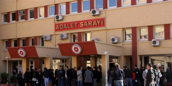 Müdür 'Namaz kılıyor musunuz ki, oruç tutuyorsunuz' deyince hakkında suç duyurusu