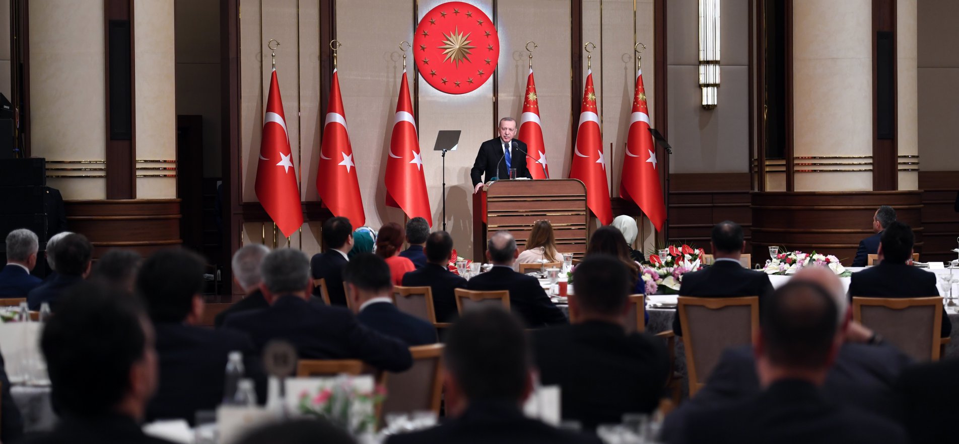 MEB, Cumhurbaşkanlığı  Külliyesinde yapılan iftara öğretmenleri davet etmedi mi?