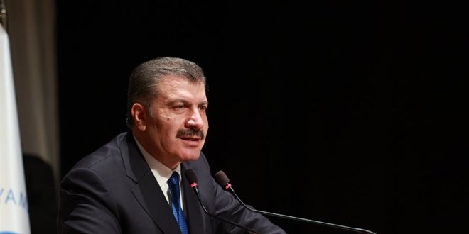 Bakan Koca'dan maskesiz günlerin ön gösterimi: Ben tokalaşmaya başladım bile