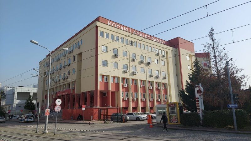 Müdürden öğrenciye iğrenç soru! "Altında bir şey var mı, ne giyiyorsun?"