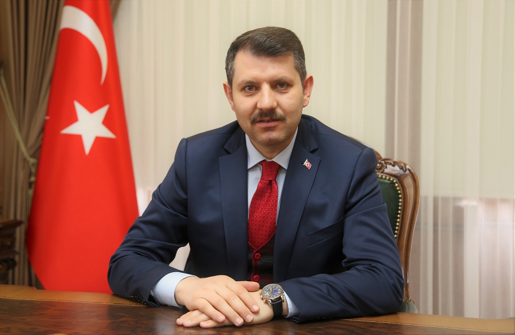 Vali Salih Ayhan: Sivas’taki okul inşaatları ilerlemiyor