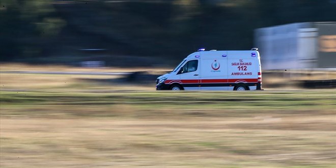 Okul servisi evin duvarına çarptı: 11 yaralı