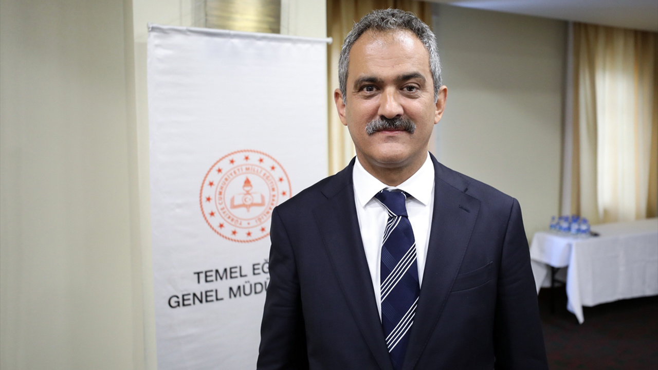 Mahmut Özer; Şoförünü Bakan Özel Kalem Müdürü Yaptı
