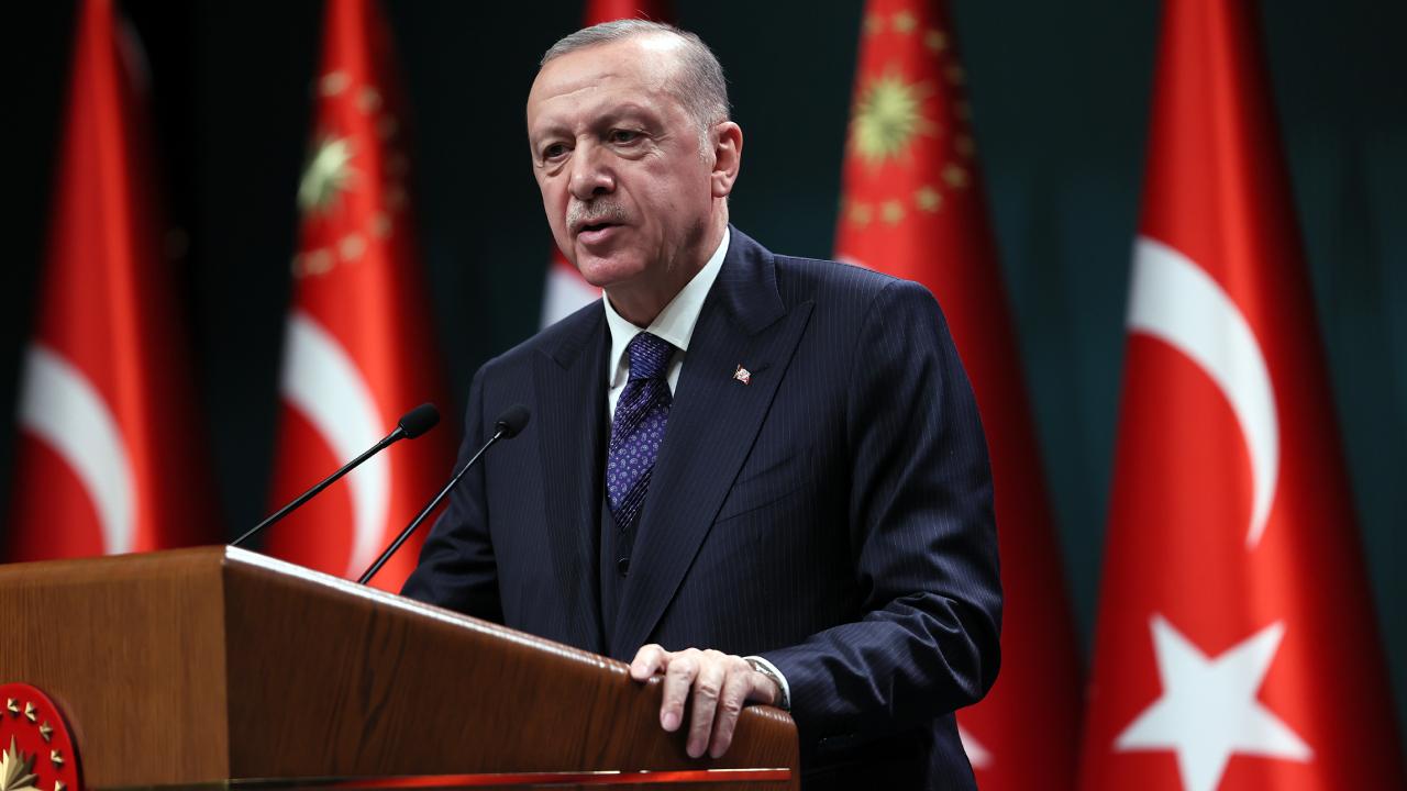 Cumhurbaşkanı Erdoğan: Zamlı memur maaşlarını bayramdan önce ödeyeceğiz