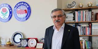 EBS Genel Sekreteri Latif Selvi:10 yılını dolduran öğretmenin sınavsız uzman sayılması gerçekçi bir talep değil.