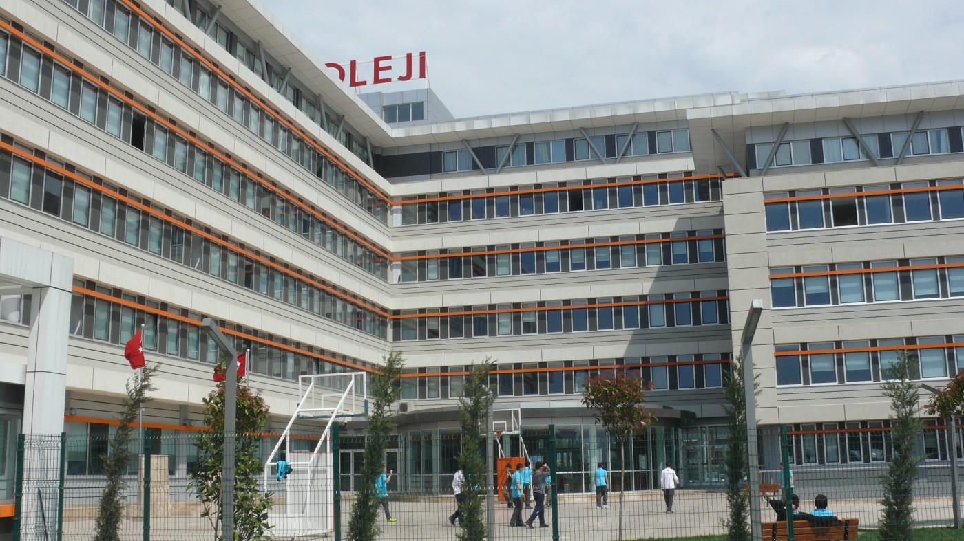 FETÖ iltisaklı olduğu iddia edilen iki okulu kapatıldı