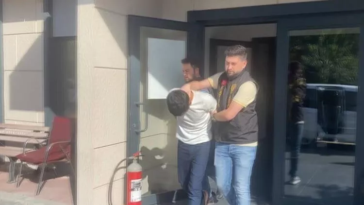 Hırsız evine girdiği genç kadın öğretmeni boğazından bıçakladı