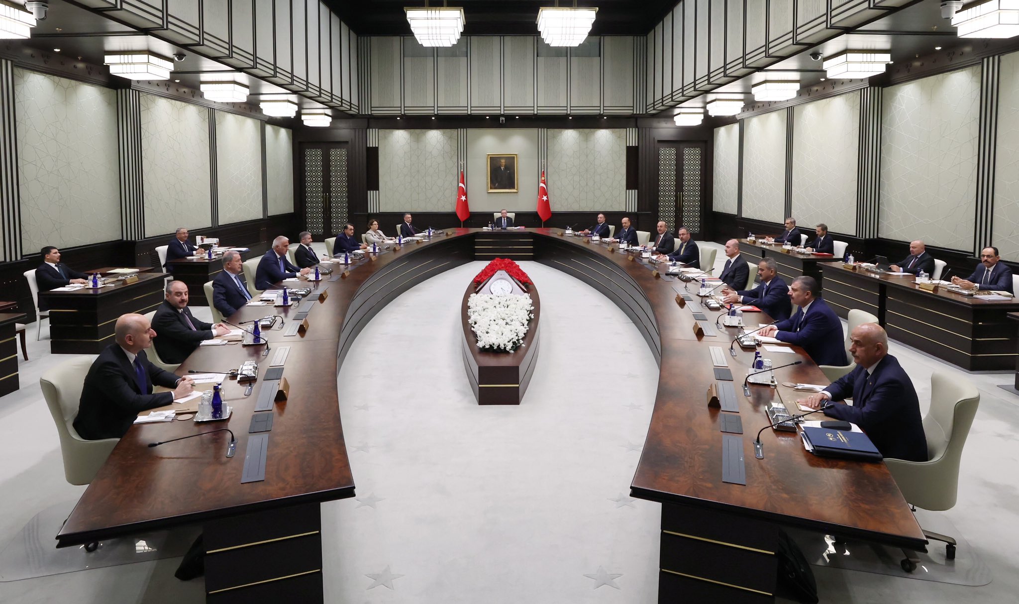 Cumhurbaşkanlığı Kabinesi toplandı. Gündem EYT ve Sözleşmeliye Kadro