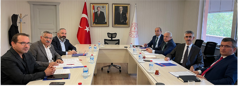 EBS,MEB İle görüştü: ÖMK'nın revizesi İçin Cumhurbaşkanlığı ve TBMM nezdinde girişimlerde bulunulmalıdır.