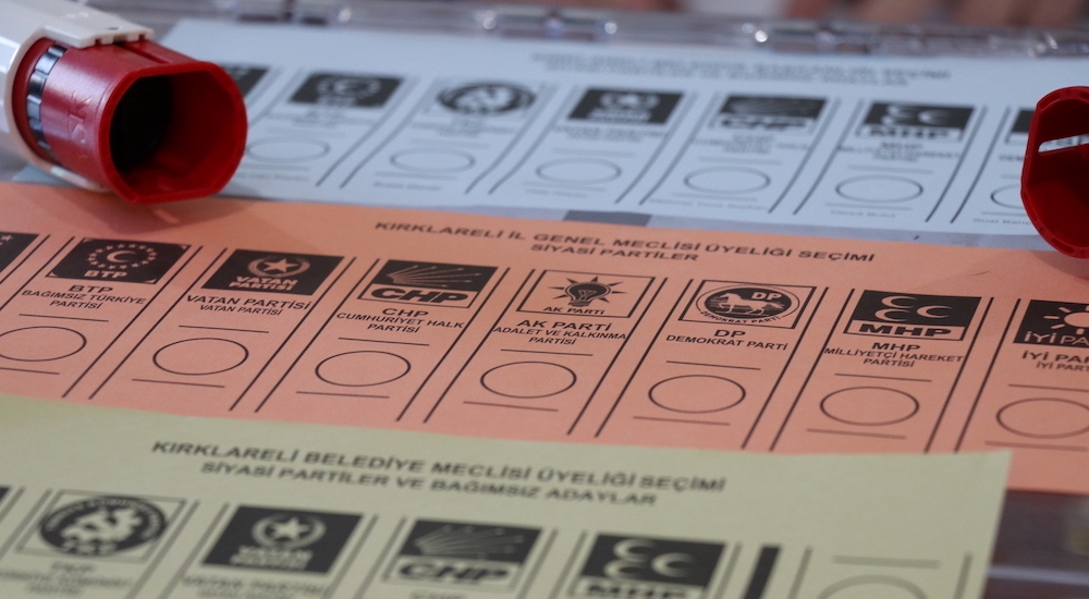 Son seçim anketine göre Ak Parti'nin oy oranı şaşırttı