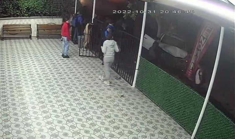 Şanlıurfa'da feci kaza: Kaldırımdaki 2 öğretmen yaralandı