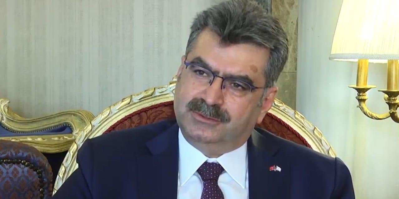 AK Partili Vekil Orhan Erdem: Bakan Mahmut Özer'in eleştirilecek bir yanı var. Yaptığı işleri satmıyor.