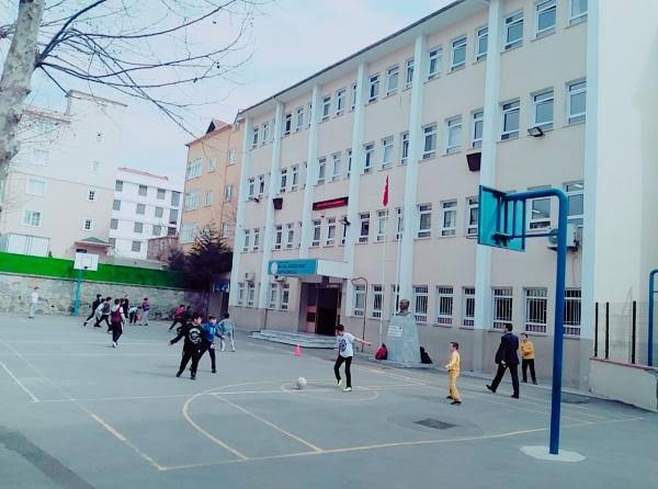 Okul Müdürü hakkındaki iddialar bitmek bilmiyor