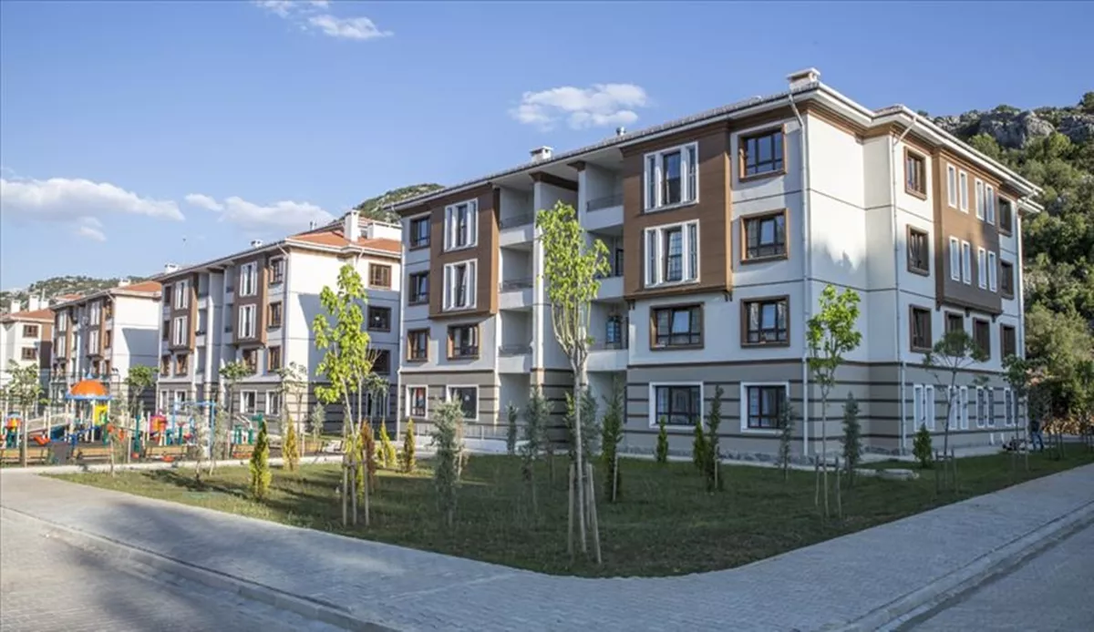 Milyonların beklediği haber geldi. TOKİ kura çekim tarihleri açıklandı.