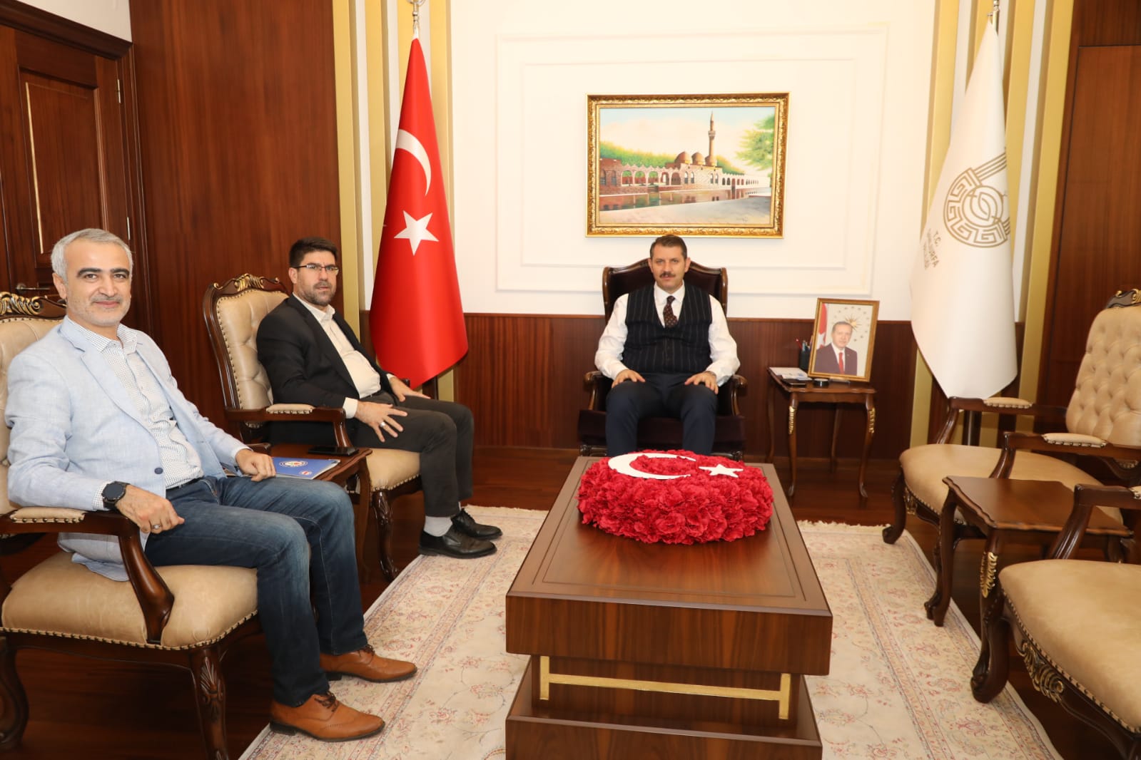 EBS Başkanı: Öğretmenleri Ödül belgesi ile taltif eden Valimize Teşekkür Ederiz.
