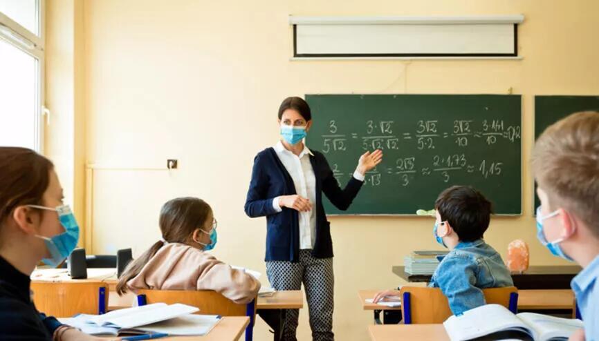MEB, basında yer alan 'pedagojik formasyon alanların yüksek lisansa eş tutulacağı' hakkında açıklama yaptı