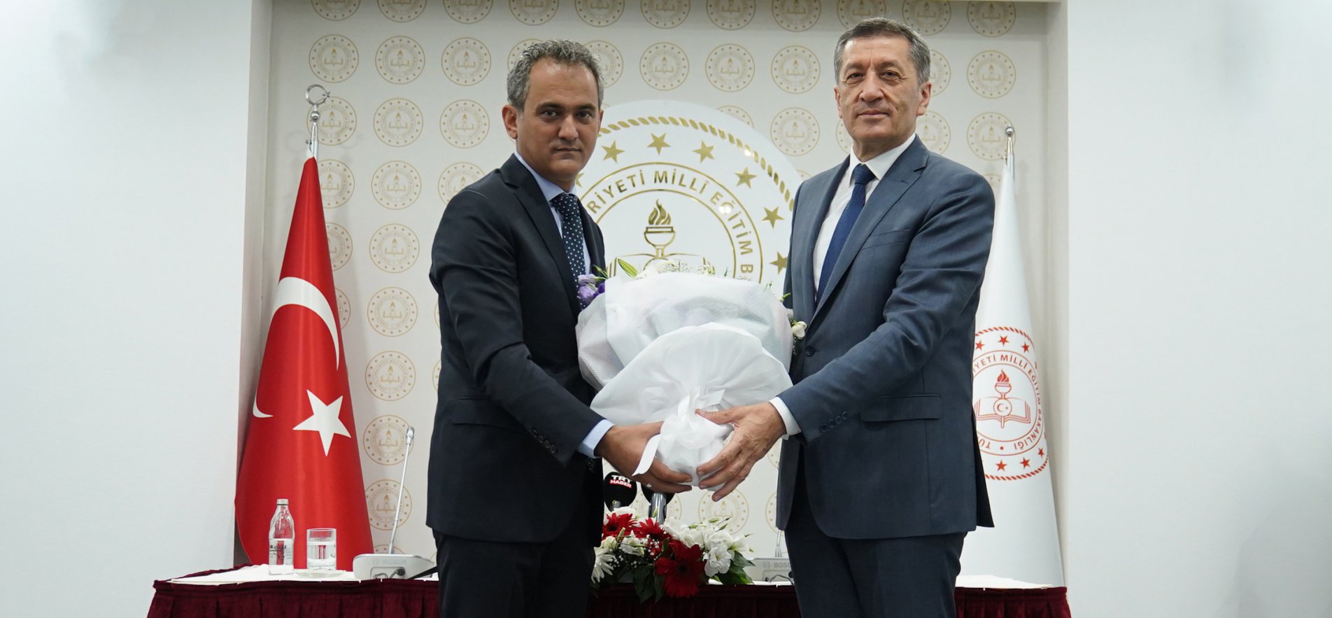 Mahmut Özer’den eski Milli Eğitim Bakanı Ziya Selçuk’un okullarına soruşturma…