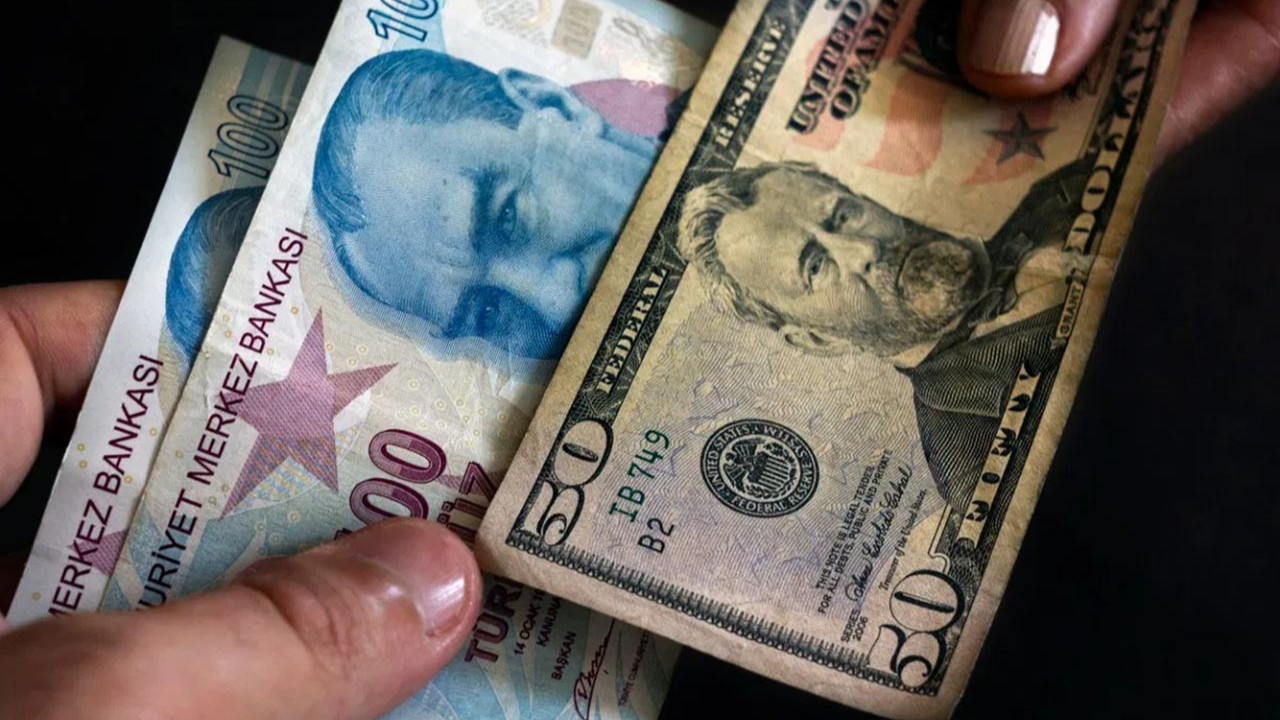 Türk Lirası değer kaybına devam ediyor, dolar tahminleri artıyor!