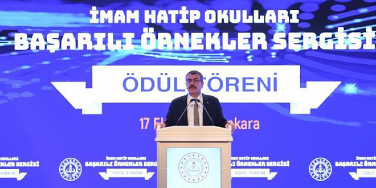 Bakan Yusuf TEKİN Türkçe dersi için sınıf geçme puanının 70'e çıkarılmasına ilişkin açıklamada bulundu.