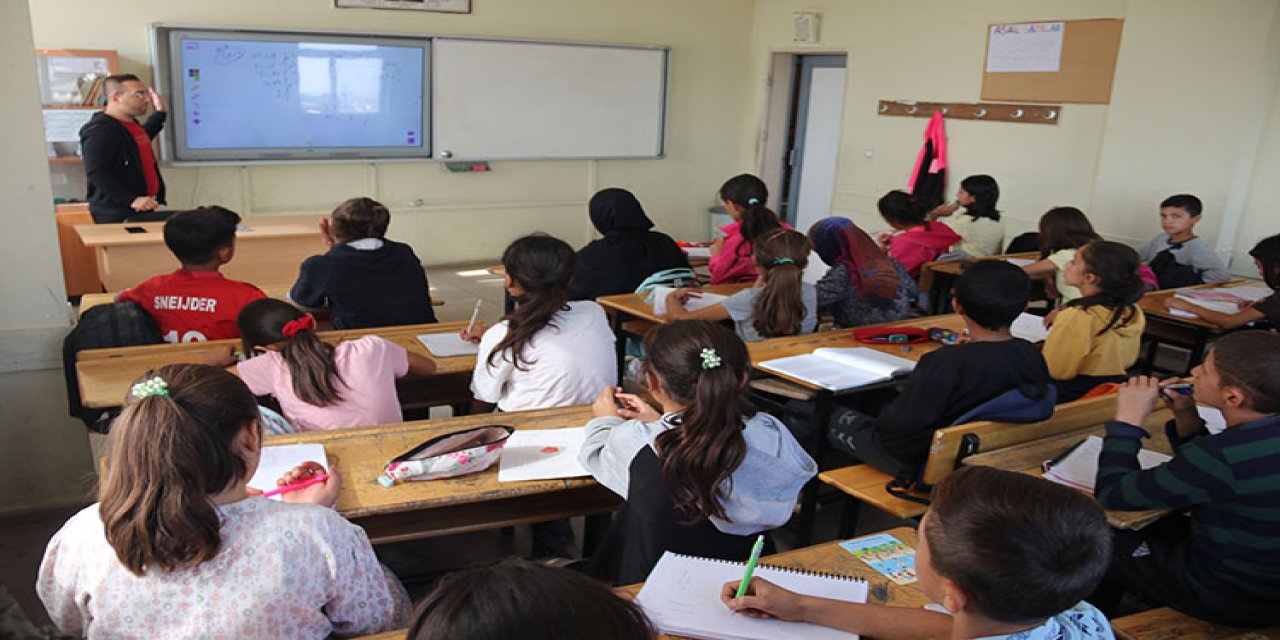 Öğretmenler Kapı Kapı Gezdi, 16 Kız Çocuğu Yeniden Okullu Oldu!