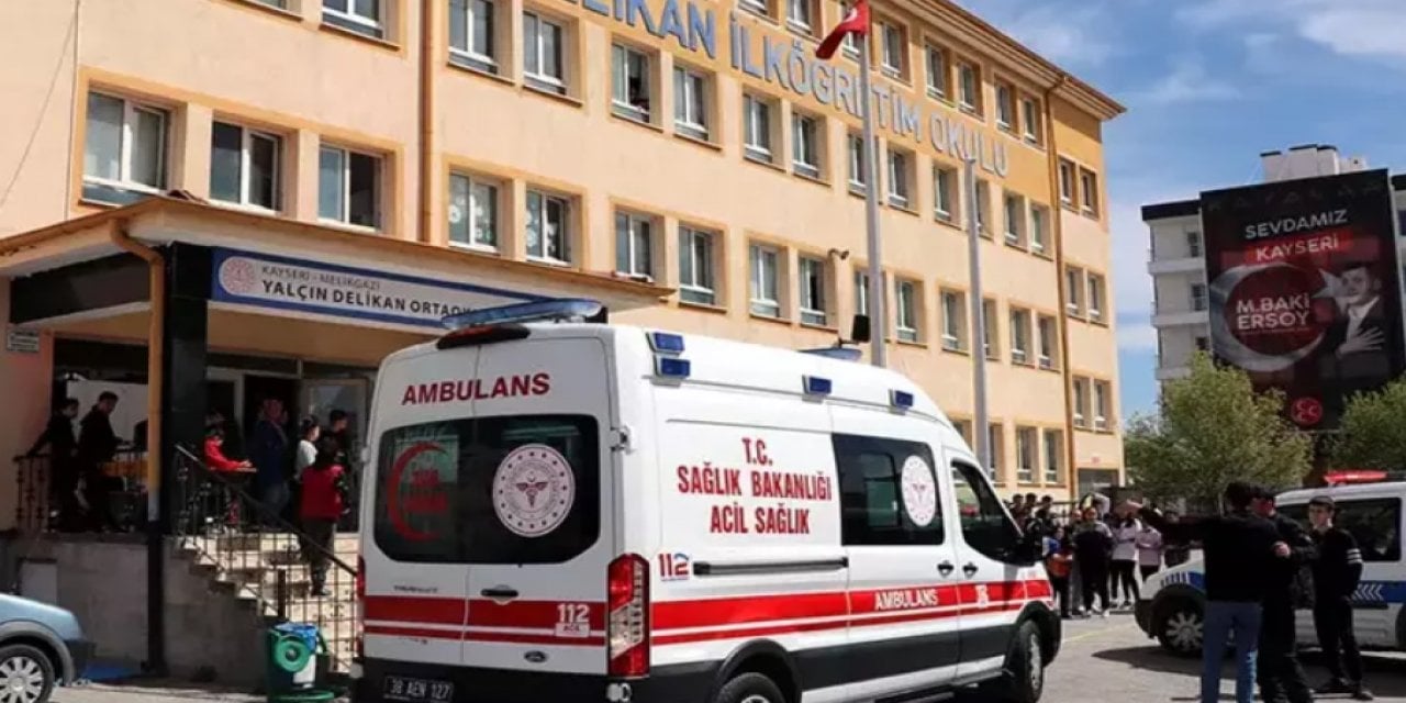 Ortaokul öğrencisi, okulda, kendisine borç para vermeyen arkadaşını bıçakladı