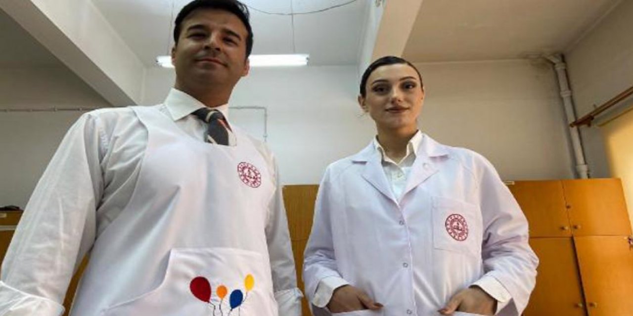 24 Kasım'da öğretmenlere hediye edilecek önlükler tanıtıldı