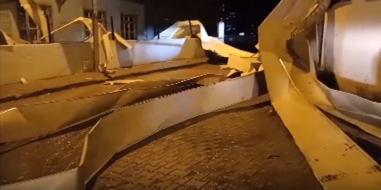 Şiddetli Rüzgar Okul Çatısını Uçurdu