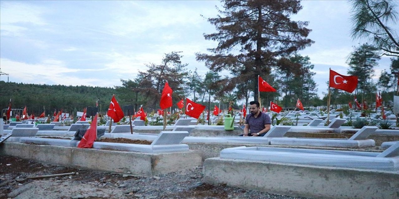Öğretmen Depremde Vefat Eden 92 Öğrencisinin Acısıyla Yaşıyor!