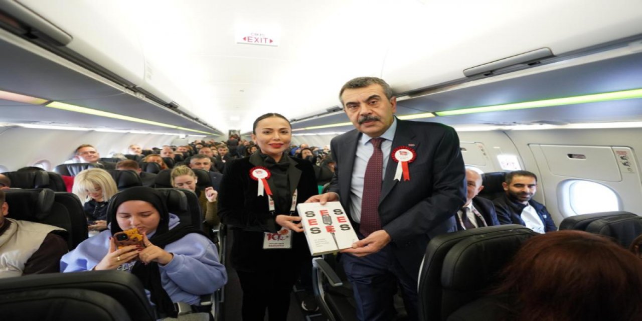 Bakan Tekin ve Öğretmenler Gökyüzünde Öğretmenler Günü'nü Kutladı!
