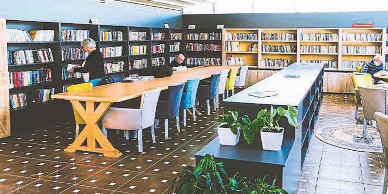 Öğretmen Belediye Başkan'ından 6 Kitap Kafe!