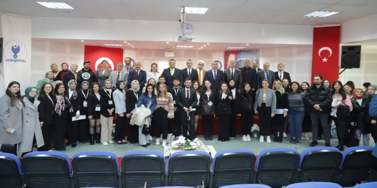’Öğretmenlik Mefkûremiz ve Geleceğin Eğitimcileri’ Konulu Konferans Düzenlendi