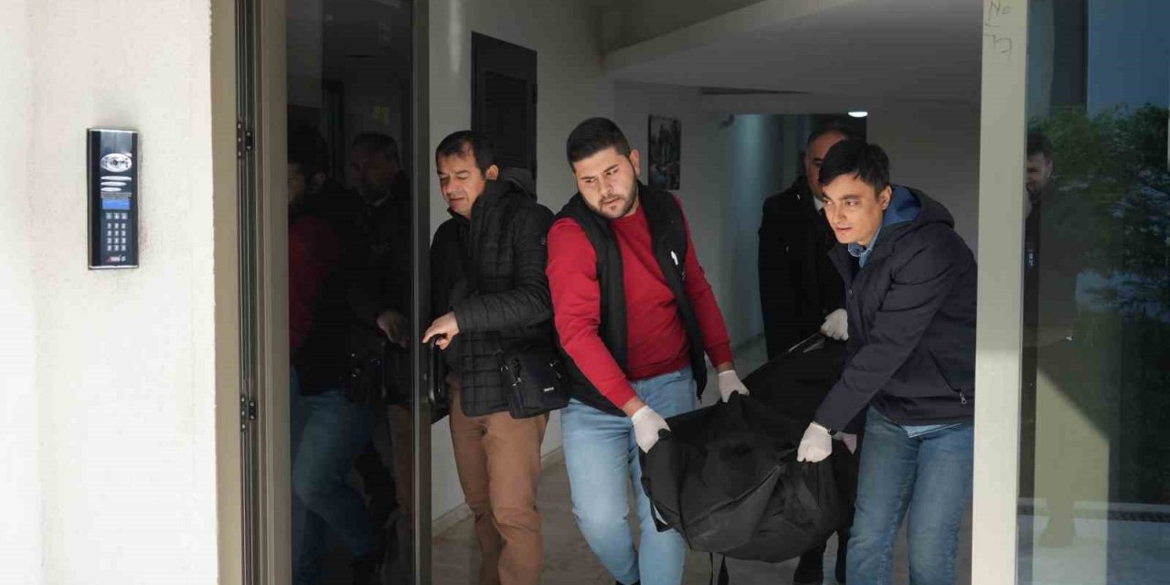 Müdür Yardımcısı Boğazı Bıçakla Kesilmiş Halde Bulundu!