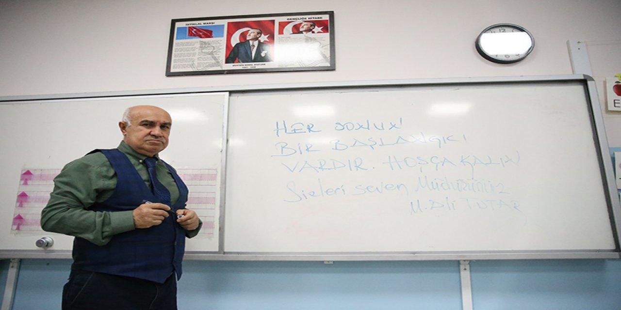 Emekli Olan Öğretmene Öğrencilerinden Duygulandıran Veda!