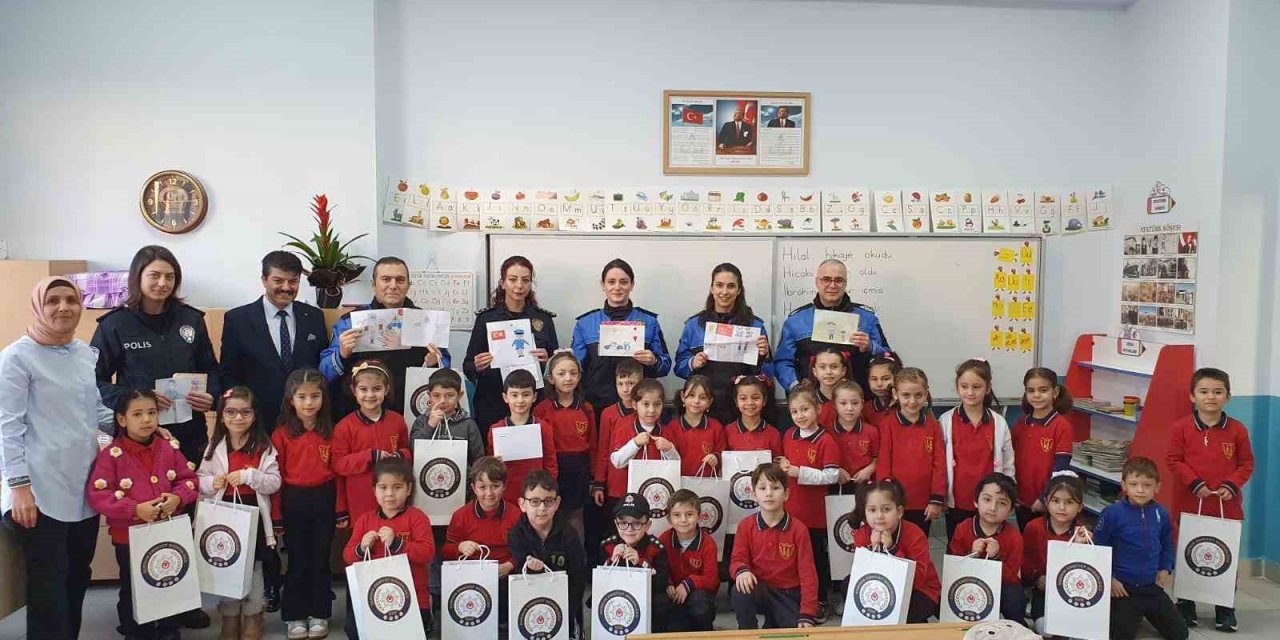 Birinci Sınıf Öğrencilerinin Yeni Yıl Mesajı Gönderdiği İl Emniyet Müdürlüğü Kayıtsız Kalmadı