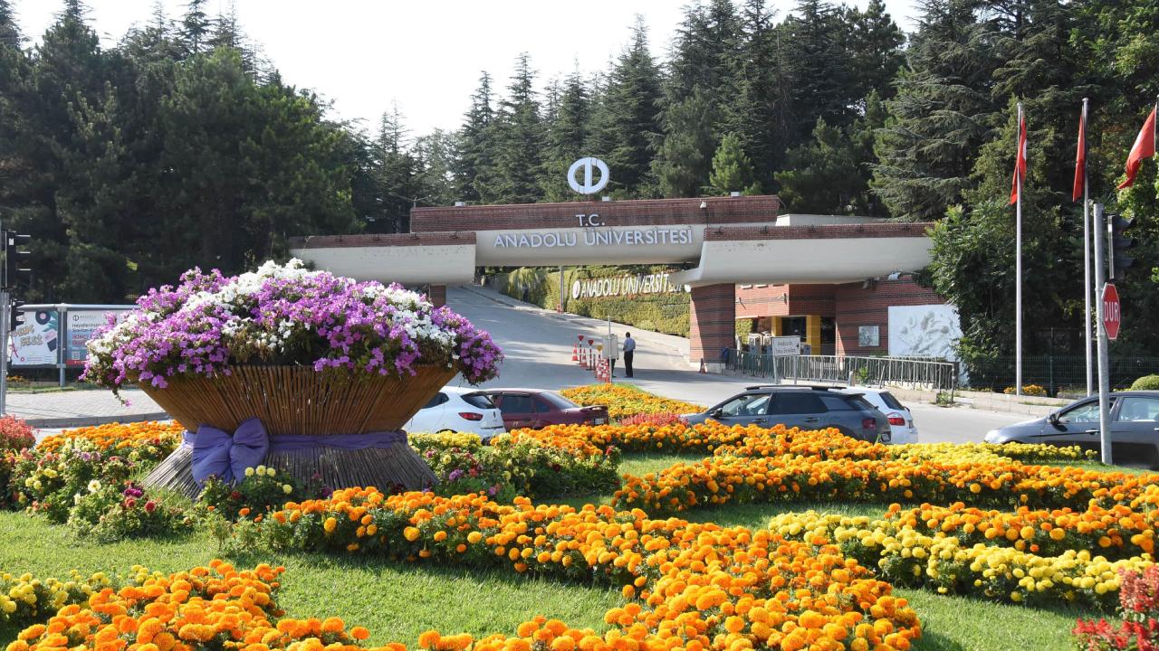 Anadolu Üniversitesi 44 yeni personel alımı yapacak!